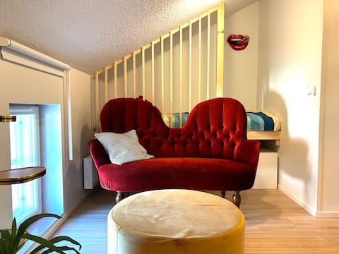 Top Airbnb: Adorable loft apartment in a wooden house area in Keskusta