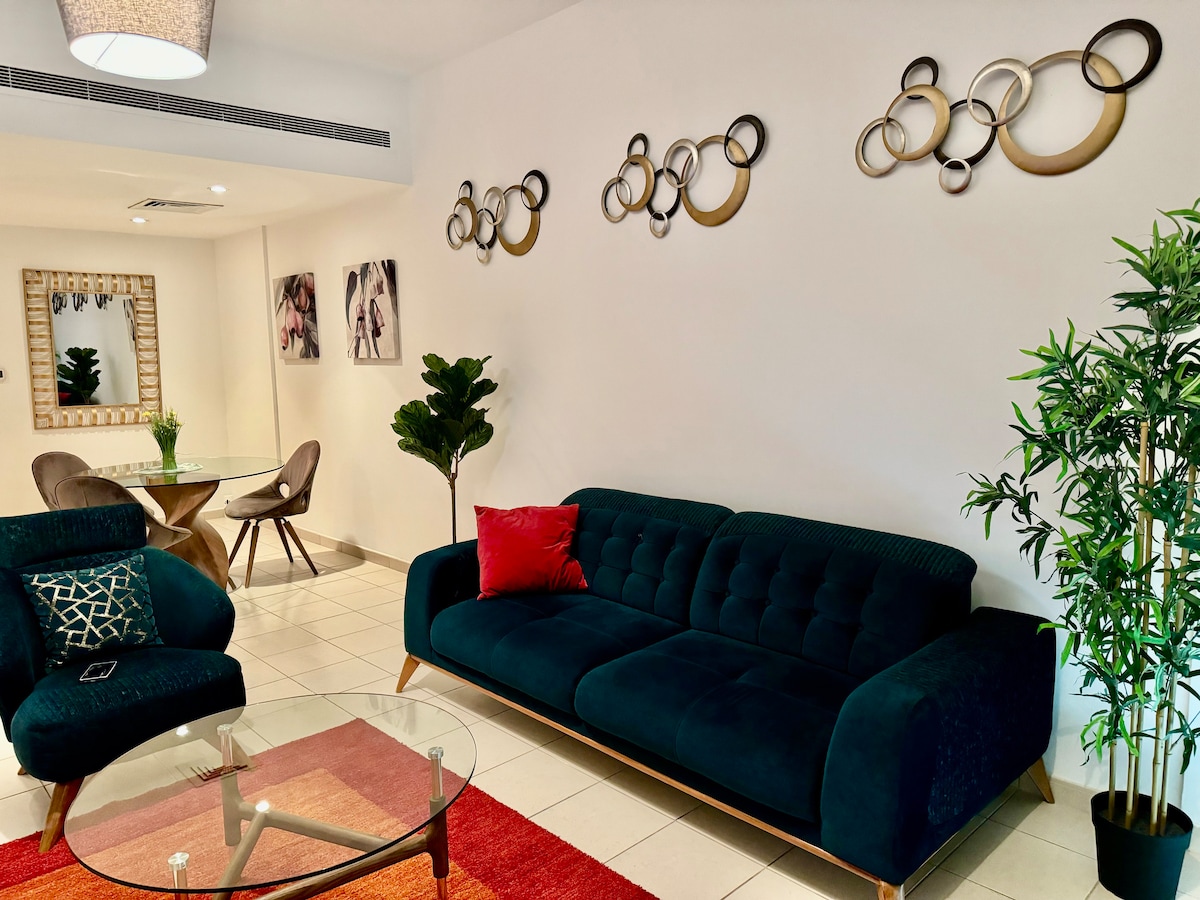 Popular Airbnb listing: The Greens. 1-bed with courtyard in Al Thanyah Third