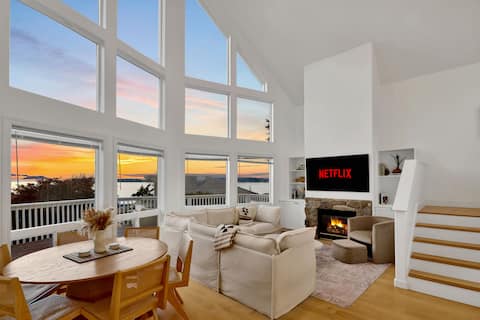 Hot Tub | 5 Beds | Sauna/Gym | By Beach | Gameroom