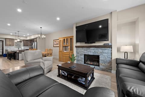 Top performing Airbnb: Winter Fun at Altitude Ski In Ski Out in Sun Peaks Mountain