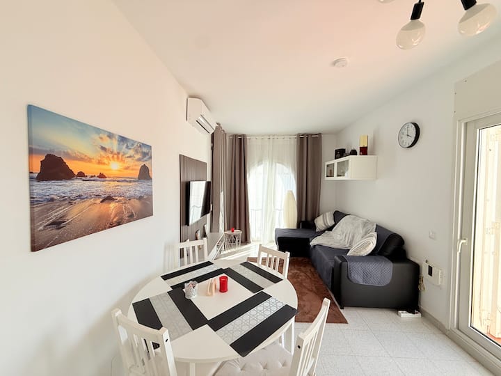 Sunset View Renovated Penthouse 5 Min To Beach - Lloret de Mar