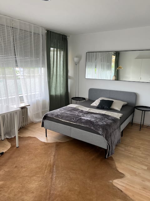 Helle 4 Zi-Whg mit Balkon