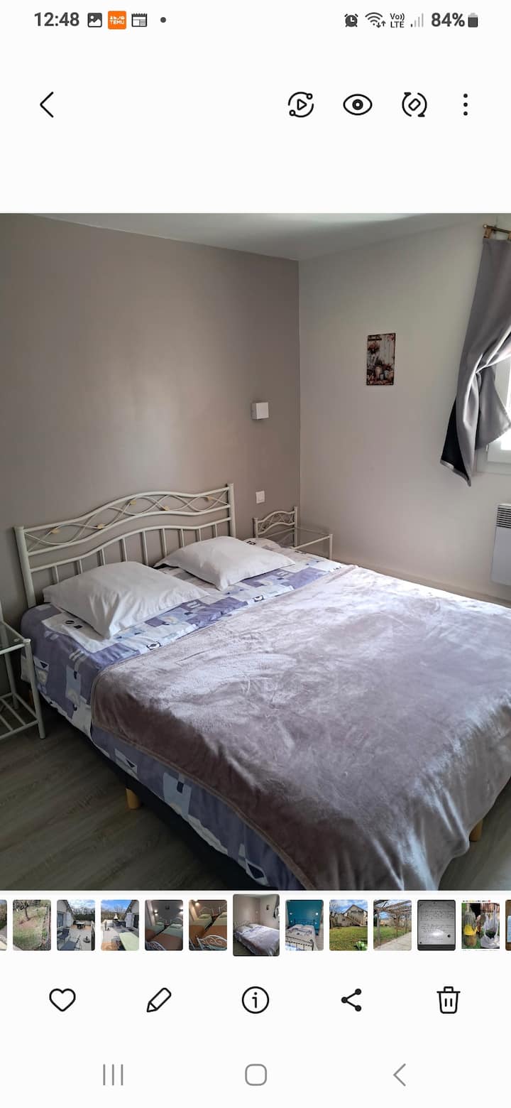 manželská posteľ 160/200 + jedno jednolôžko 