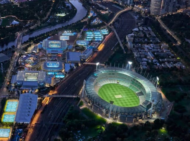 Steps to Trams – Tennis, MCG, Concerts, Cafés, CBD