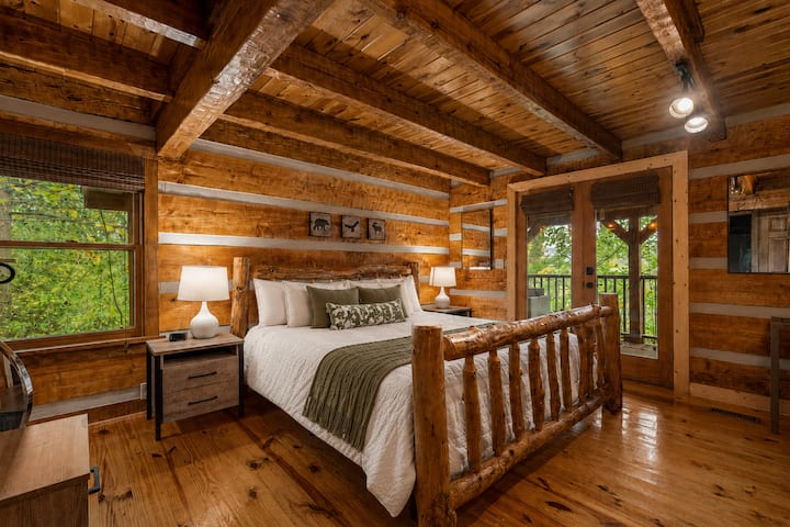 MTN VIEWS•Hot Tub Movie Nights•Near National Park - Cabins for