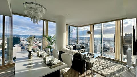 Penthouse LA Suite 2BD/2BA [Hollywood Sign View]