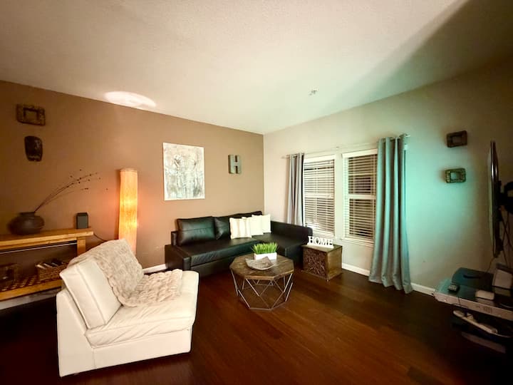 Whiteleparkpoolspadowntowairport - Sacramento, CA