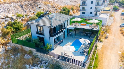 #PeacefulSummerVacationUnderTheBlackRoofOfMyVilla#