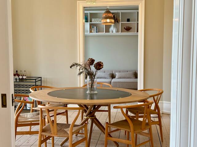 Beautiful spacious centrally located apartment