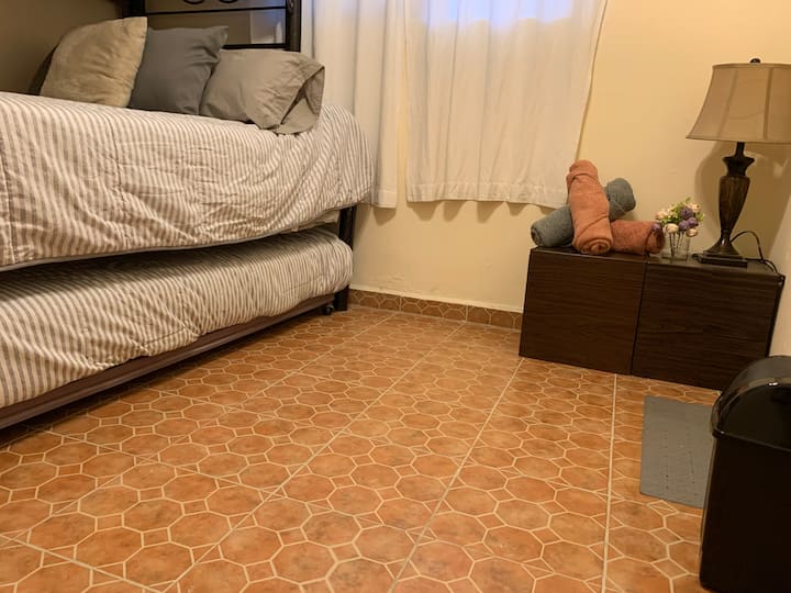 Schlafzimmer 4