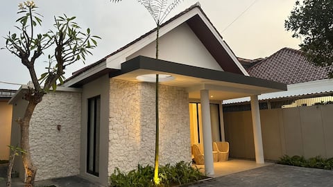 Brand new, great location, 4 BR at sasadara villa