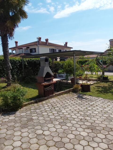 Successful Airbnb property: App Boni e Angela in Antenal