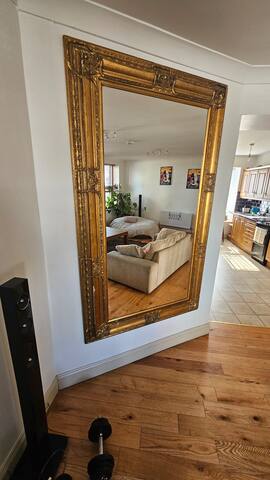 Spacious 3-Bedroom Apartment in Vibrant Dublin 8 gallery image 3