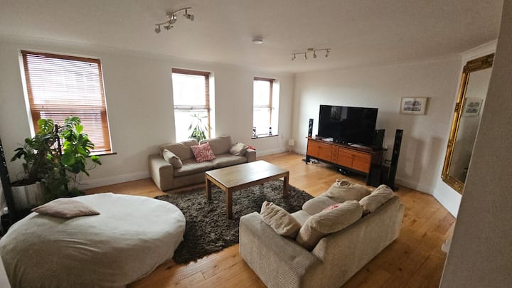 Spacious 3-bedroom House In Vibrant Dublin 8 - ダブリン