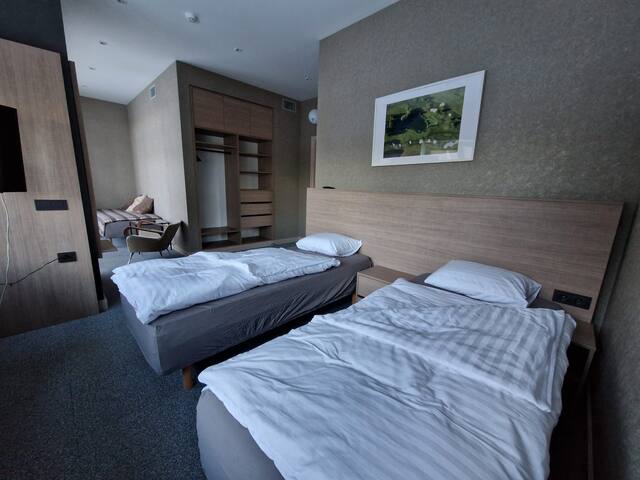 4 apart CONDO vs banquet hall gallery image 4