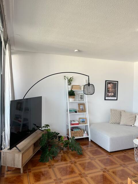 Popular Airbnb listing: Cozy Munich apartment w/ balcony in Am Luitpoldpark