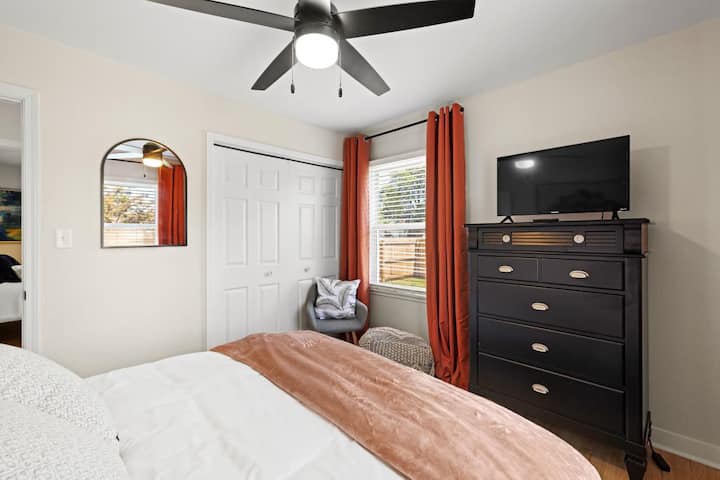 Cozy Retreat, modern Amenities