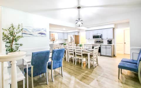 Spacious 6BR w/Game Rooms & Chef Kitchen by I-95