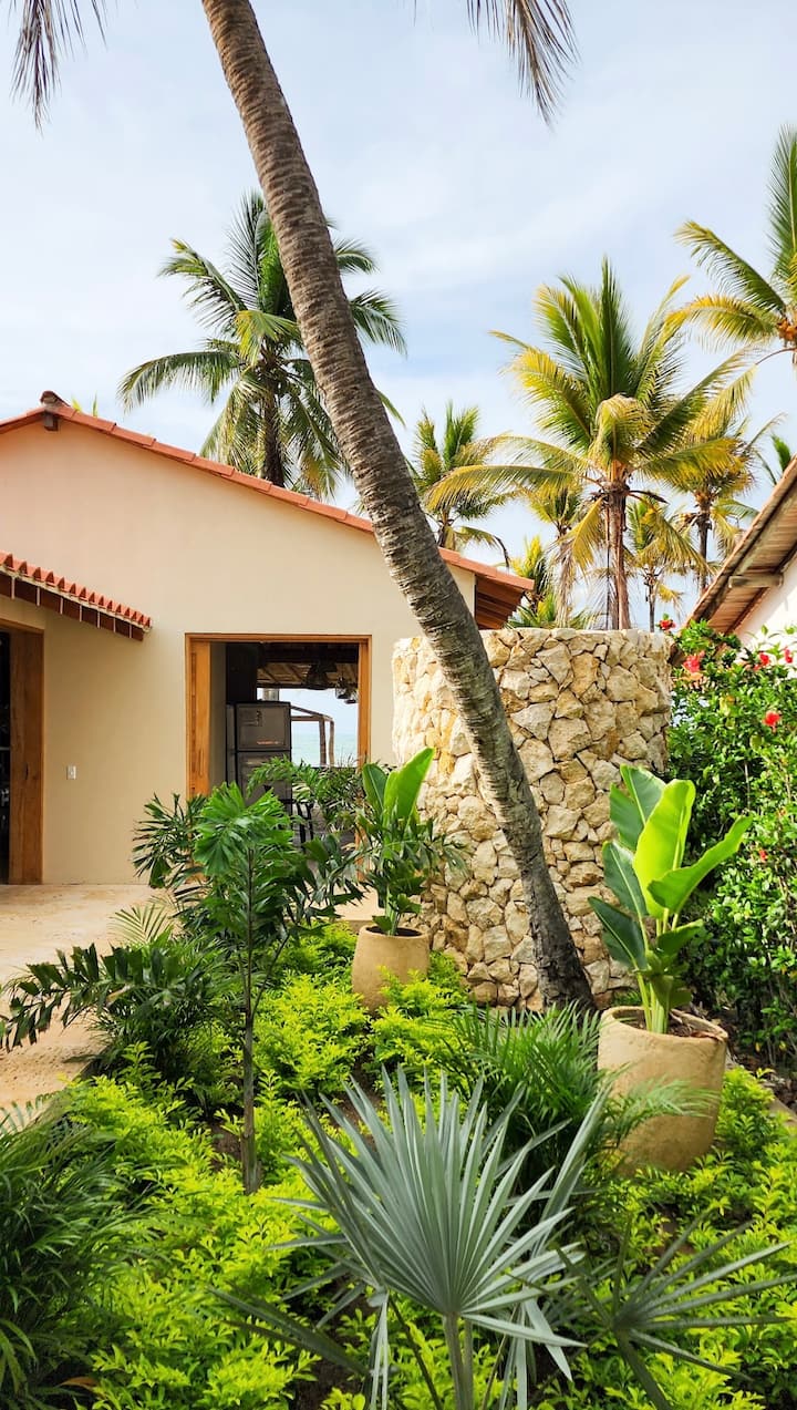 Lux Refuge in Coveñas/Villa for 24p/Private Beach