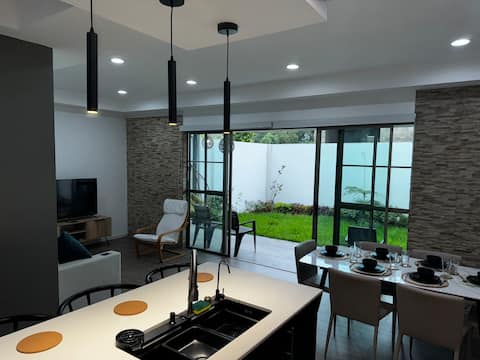 Metropolis Townhouse @San Gabriel+AC+Pool+Wifi