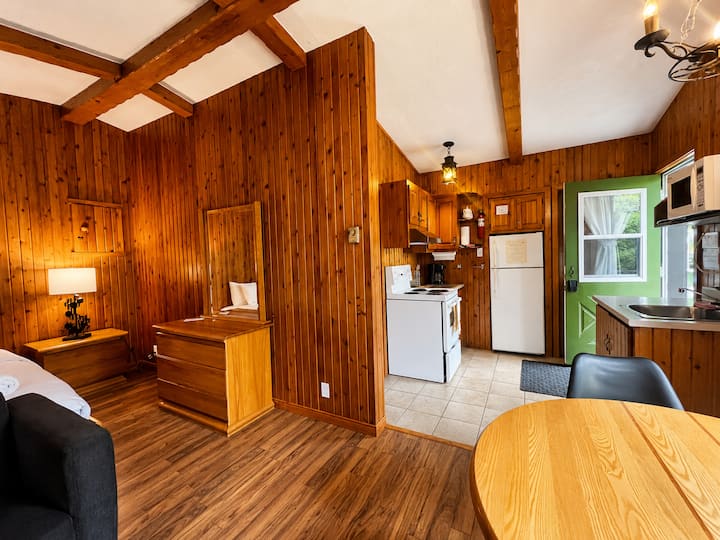 Peaceful St-agathe Cabin | Spa, Sauna & Lake - Sainte-Agathe-des-Monts