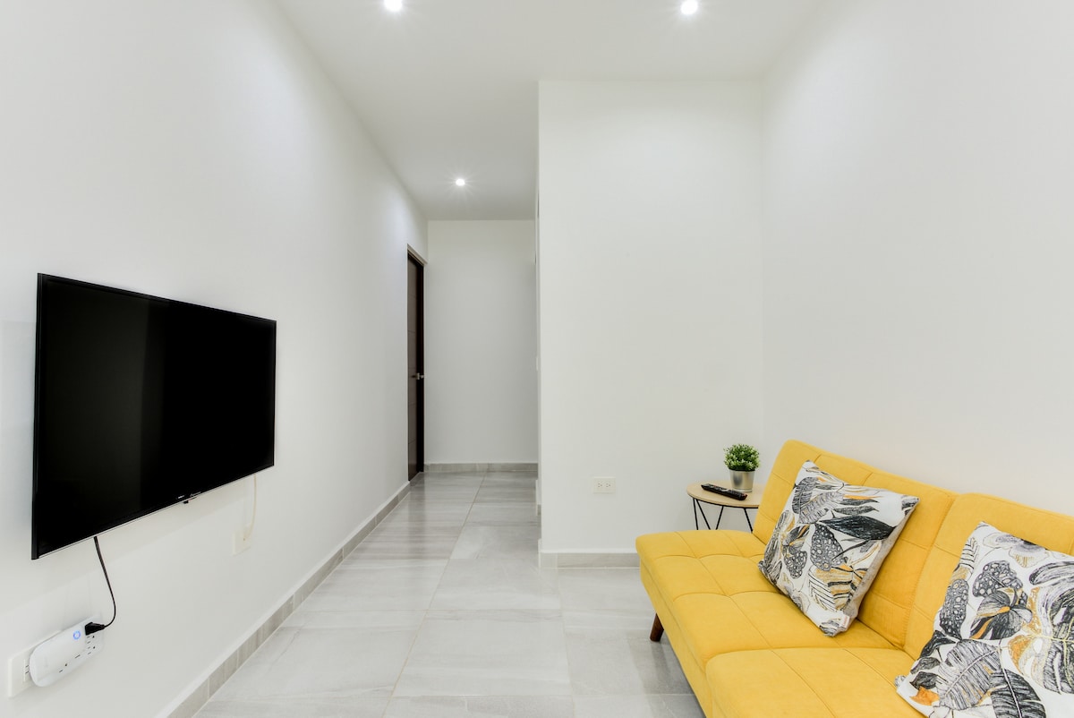 Anuncio de Airbnb popular: Beautiful and cozy with pool view and security en Supermanzana 329