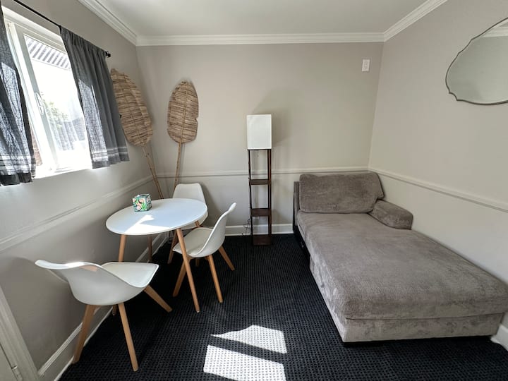 Peaceful 2 Bd Downstairs Floor In Thousand Oaks - Moorpark, CA