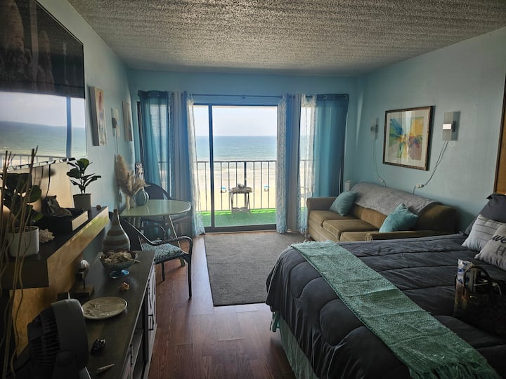 Cozy Getaway On The Seawall - Galveston Beach