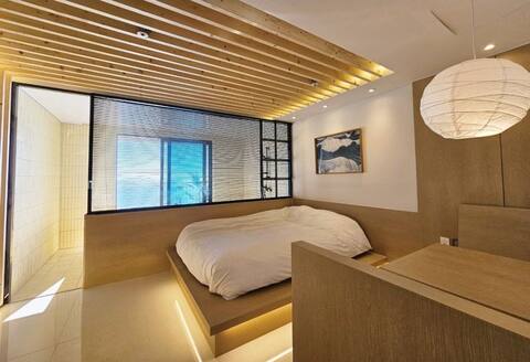 Queen_Premium Gamseong Accommodation_15 minutes from Incheon Airport_[Room B]