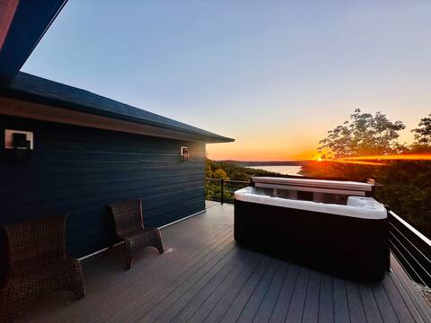Stunning new lake house with hot tub