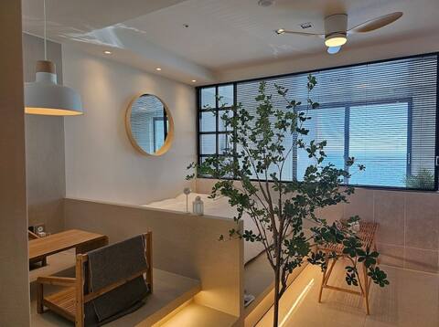 Queen_Japanese-Style Suite (Jacuzzi Bath) Incheon Bridge Ocean View Hotel_Incheon Airport 15min_[Roo