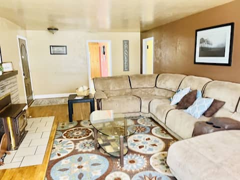 Popular Airbnb listing: Roomy, downtown, perfect for 1-10! in Kanab / Lake Powell