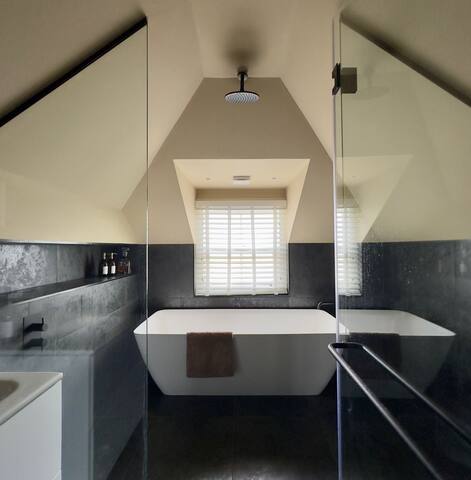 Luxury House Next To Chelsea & Battersea Park gallery image 4