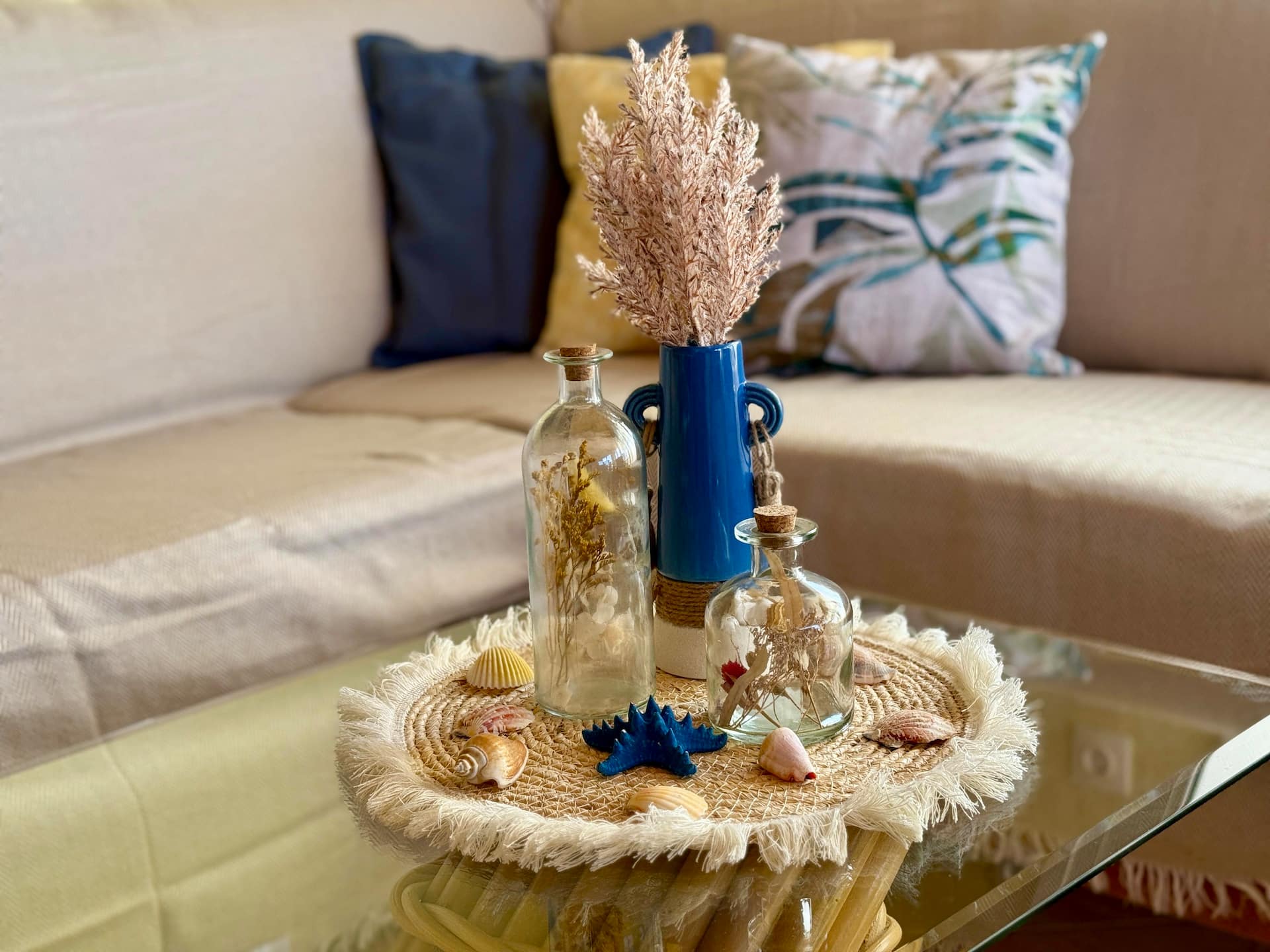 Seaside getaway, premium apartment 4 with roof terrace.