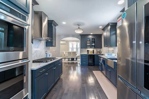 Boston 5BR Home w/Free Parking & Yard-Sleep 12