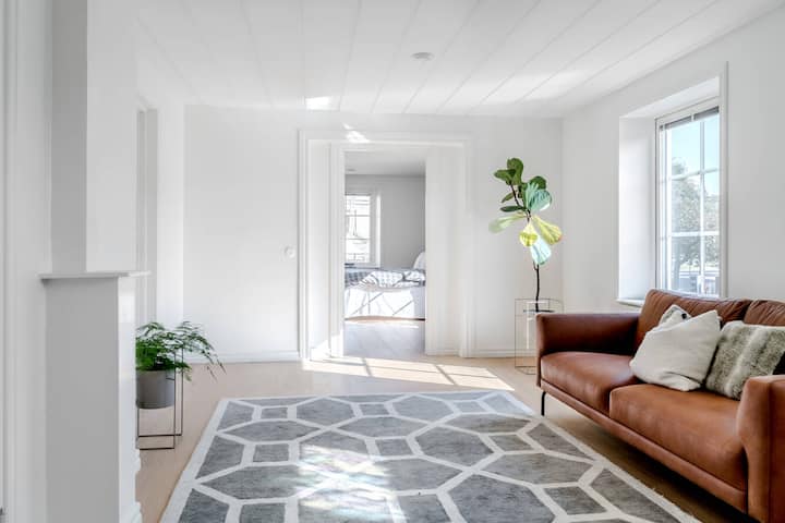 Charmigt Gårdshus I City Privat Trädgård & Carport - Helsingborg