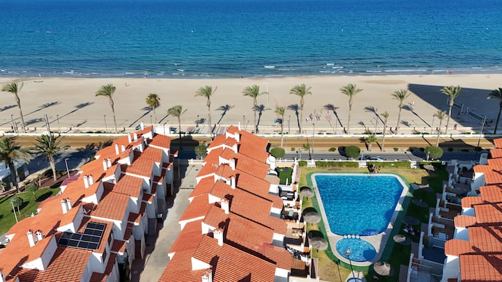 Beachfront Paradise Townhouse - Alicante
