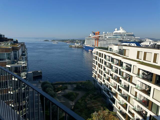 Luxurious 2bedroom penthouse w/spectacular seaview gallery image 5