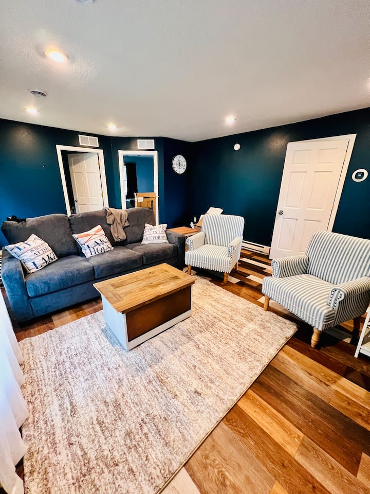 Lake front Pet friendly Sunny Rush Retreat