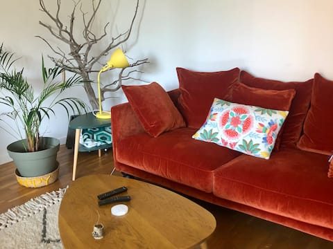 Top performing Airbnb: Cozy room in the heart of La Croix Rousse in Lyon 4e Arrondissement