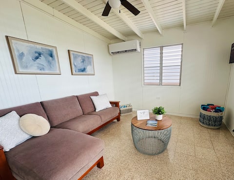 Top performing Airbnb: Combate Beach View - Apt 2 in El Combate