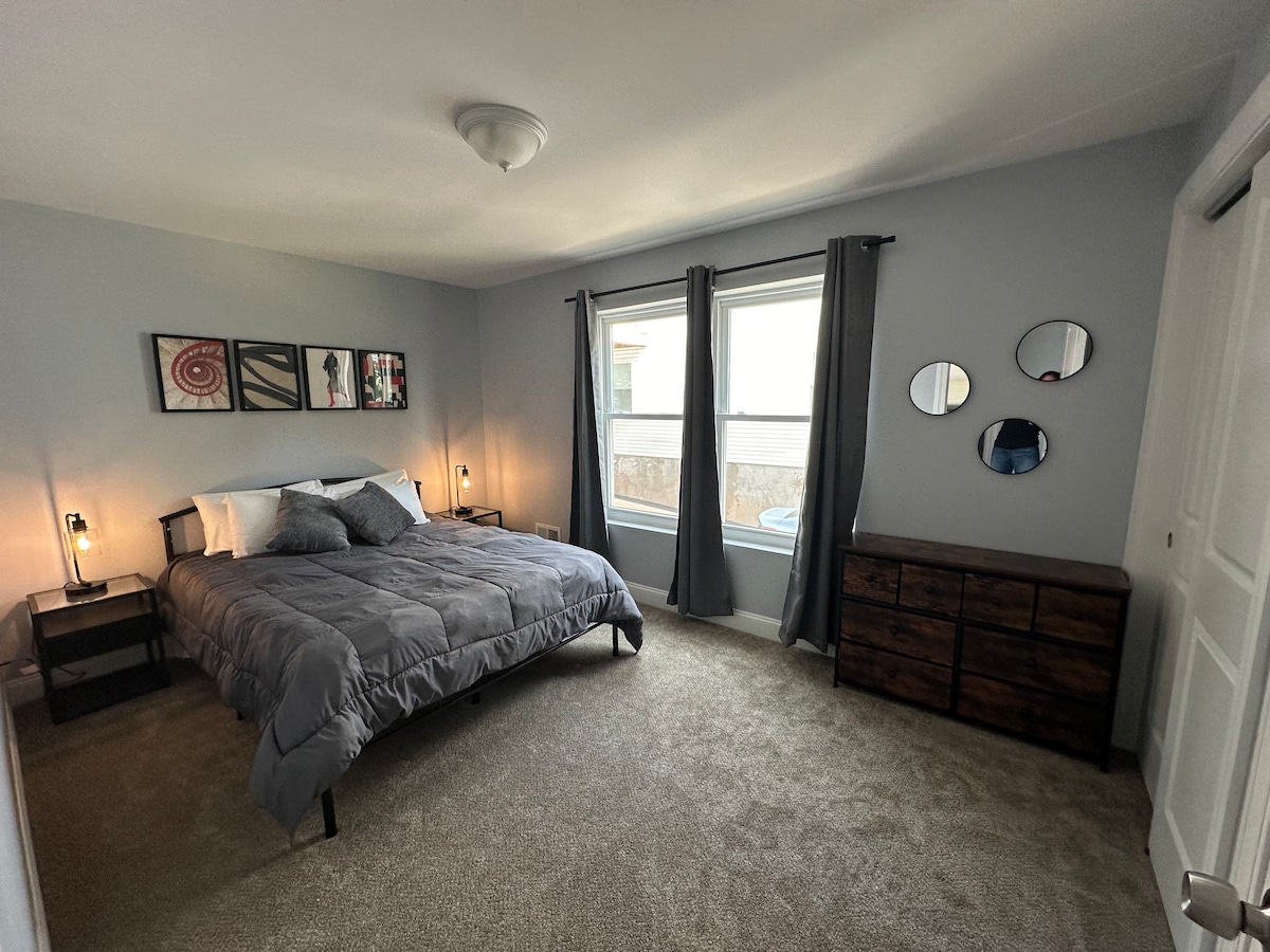 E dekoruar me shije për të krijuar një oaz të vërtetë urban, duke ofruar një pushim të qetë nga jeta e zhurmshme e qytetit.