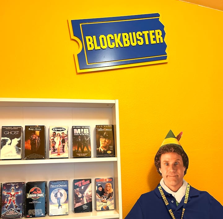 Pizza + mini Blockbuster + yard near Zion & Bryce - Houses for