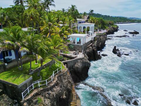 Ocean Cliff Estate with Full Service Staff