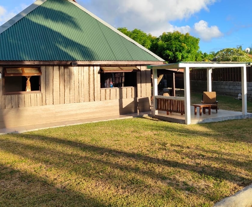 Fare Coconut Authentic 2 Bedroom House Houses for Rent in Moorea