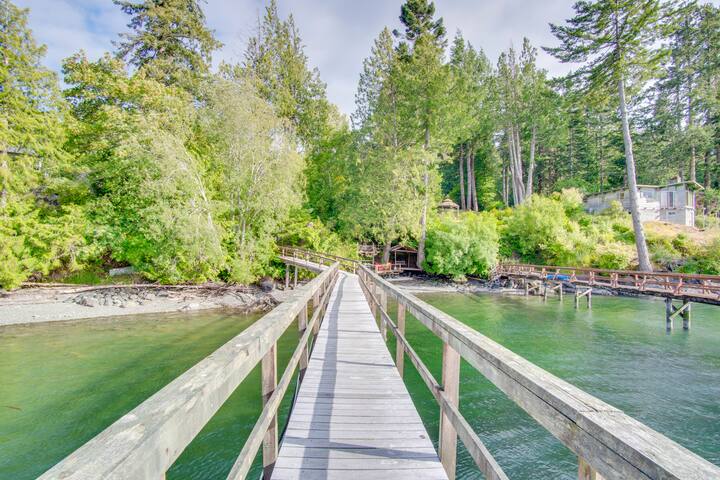 Oceanfront Getaway with Private Dock + Beach gallery image 4