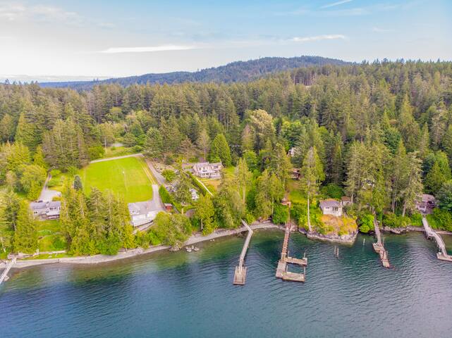 Oceanfront Getaway with Private Dock + Beach gallery image 2