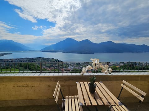 NEW Apt! Stunning Lake View terrace, garden, BBQ