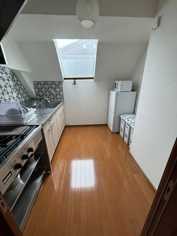 Duplex Family Apartment – 2 mins to station gallery image 3