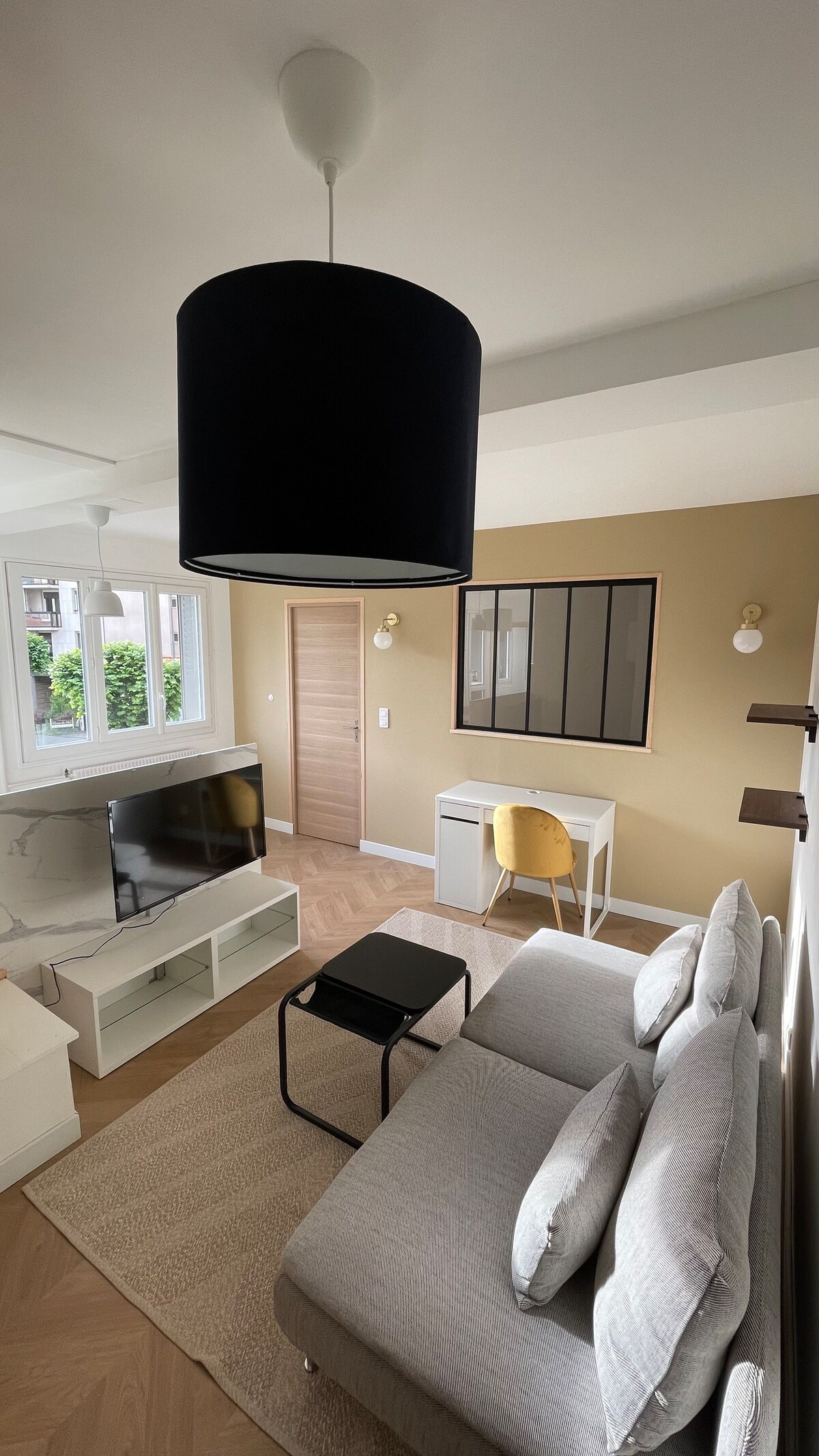 Beliebte Airbnb-Anzeige: T2 center Jaude - Cozy & free parking in Clermont Ferrand